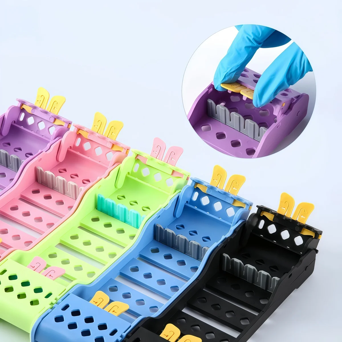

1pcs Dental Instrument Box 135℃ Autoclavable Plastic 4 Holders Storage Rack Non-Slip Odor-Reducing Dental Sterilization Box