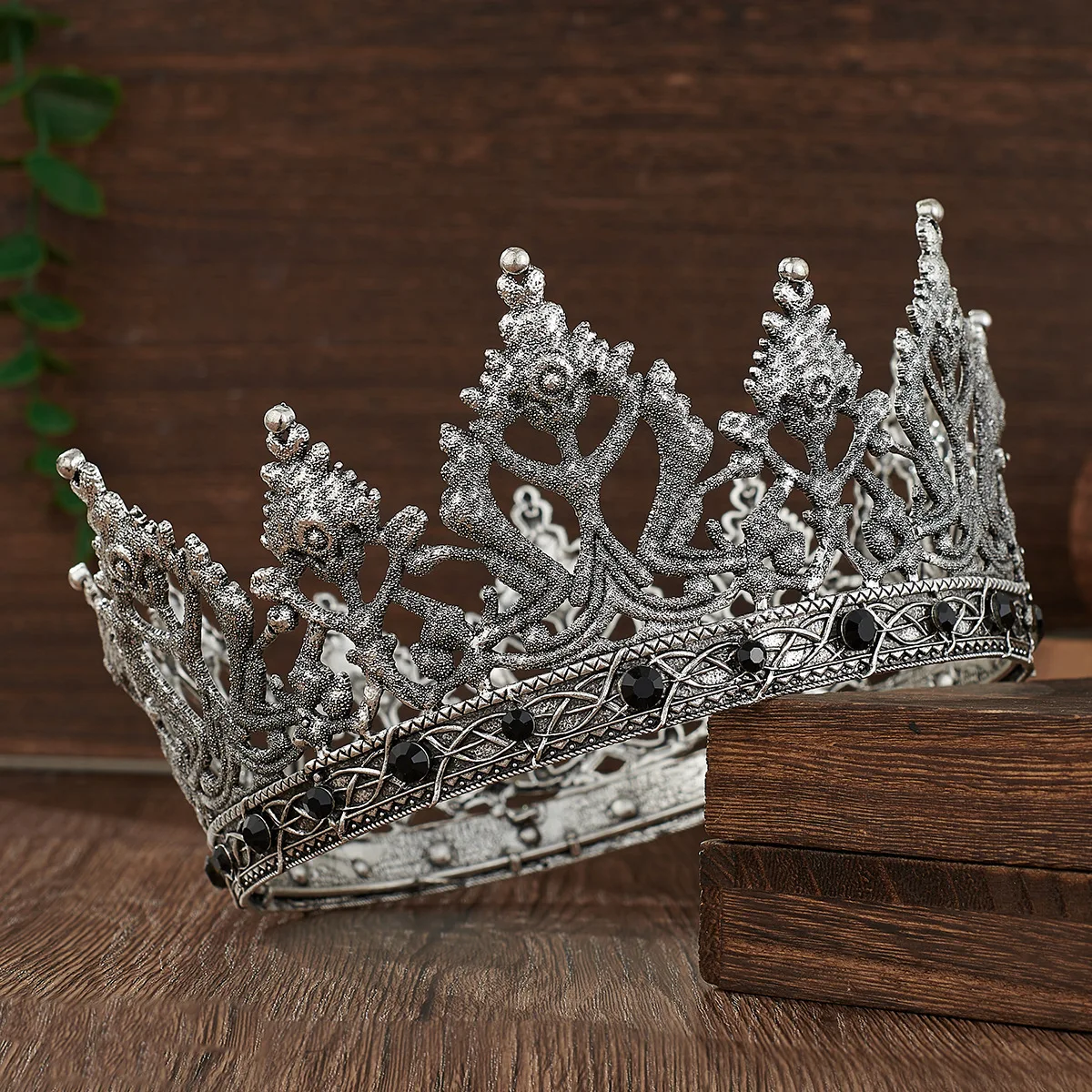 

European King Large Hair Crown Men's Baroque Queen Performance Headwear Stylish Accessory for Special Occasions