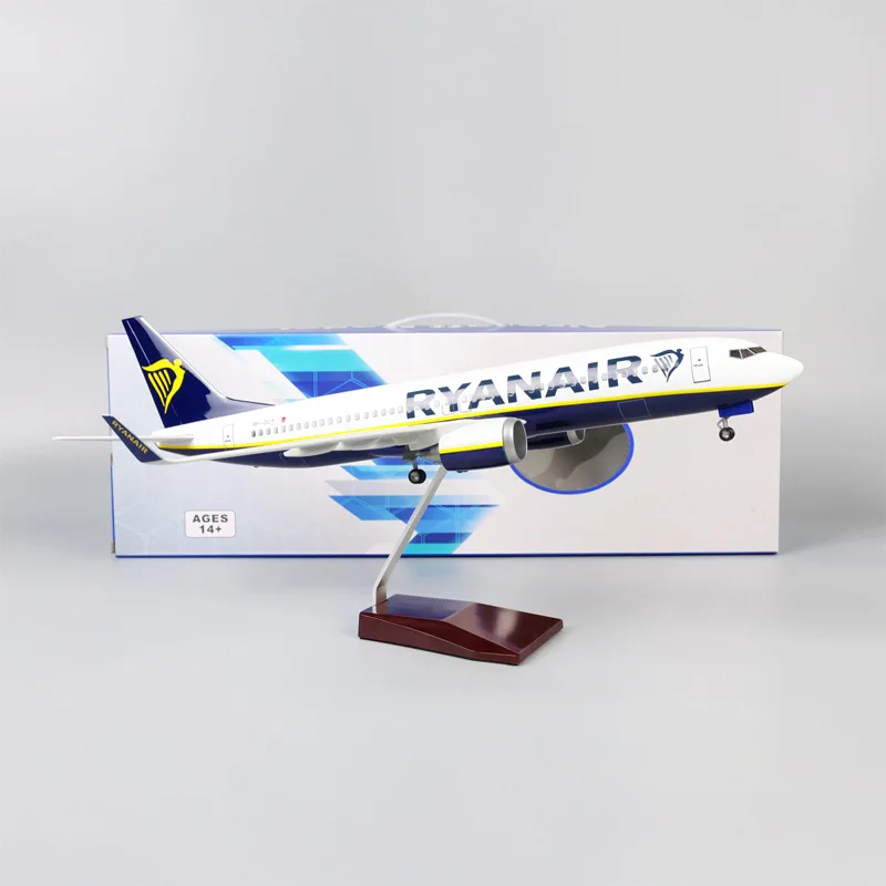 1:85 Scale 47cm 737 Aircraft Model Ryanair Ireland B737-800 Aircraft Model Die-Cast Resin Aircraft with LED Lights