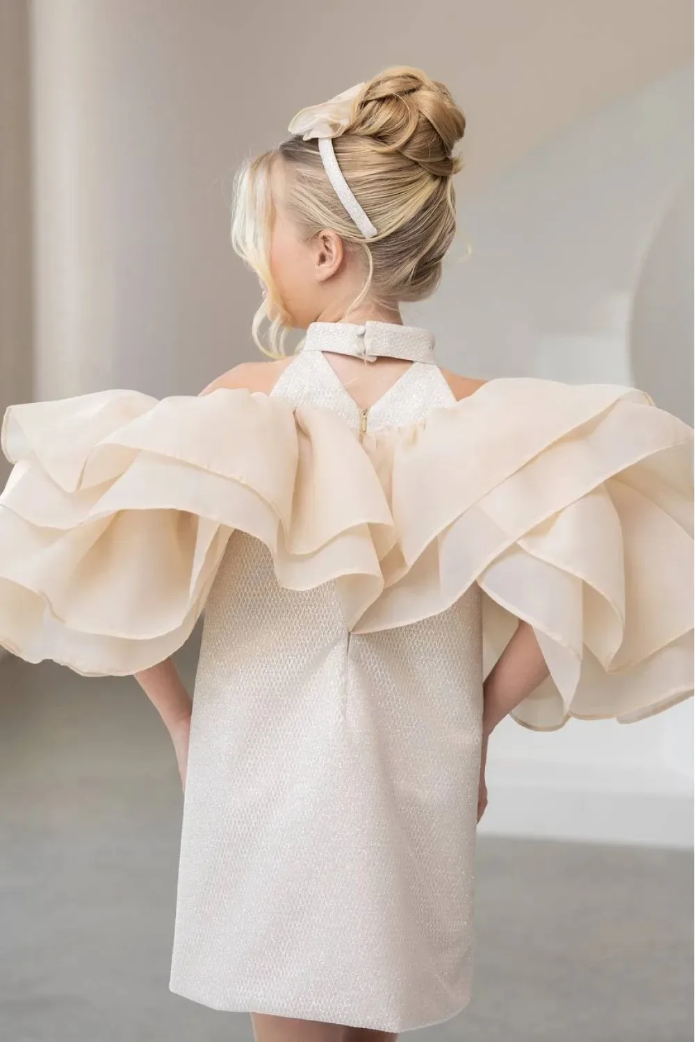 فساتين فتاة الزهور مخصصة قبالة الكتف لحفلات الزفاف الكشكشة طول الركبة جميلة أول مناولة للأطفال فساتين حفلات أعياد الميلاد #5