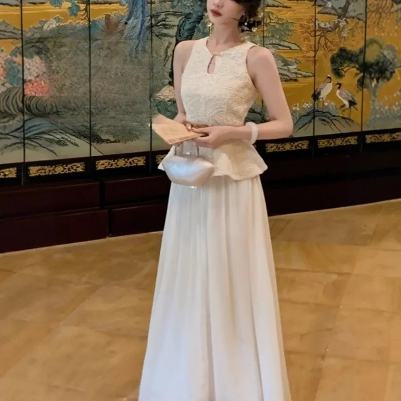 

Flower Bud Waist French Waist Sleeveless Top Temperament Skirt High Sense Suit