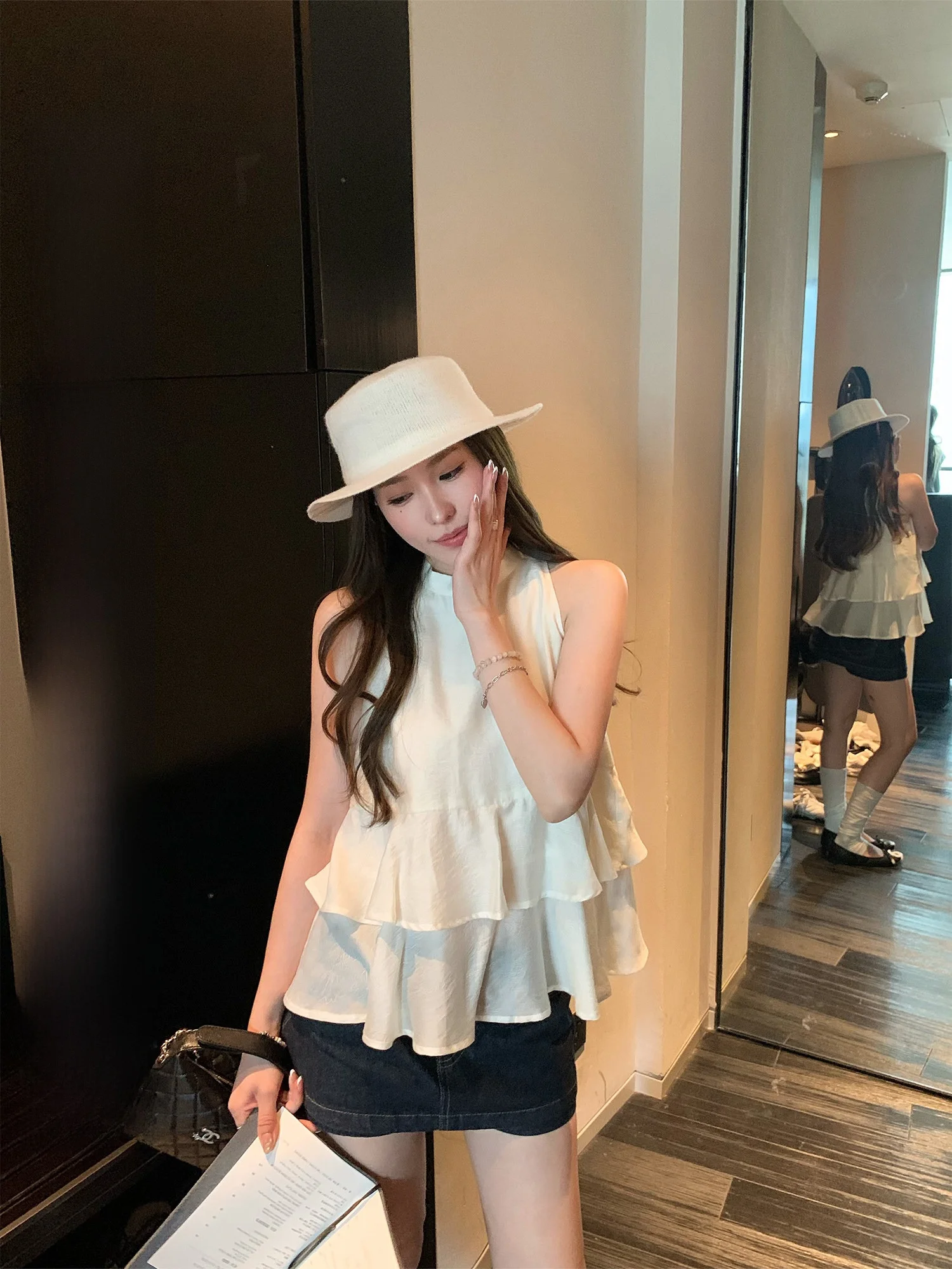 

Hhyii Gold-Leaf Summer Women's Top Neck Hanging Shoulder Exposure Sleeveless Short Length Loose Fit French Style Floral Pattern