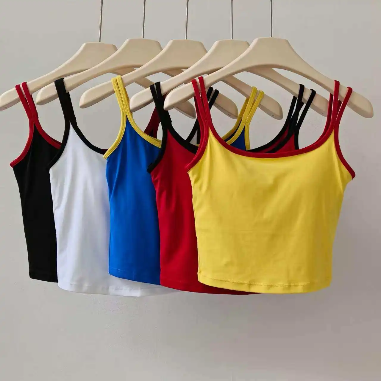 Women's Color Block Yoga Tank Top Quick Drying Pilates Bras Fitness Sports Bra U-Shaped Back Design Nude Yoga Bra Gym Tops Vest