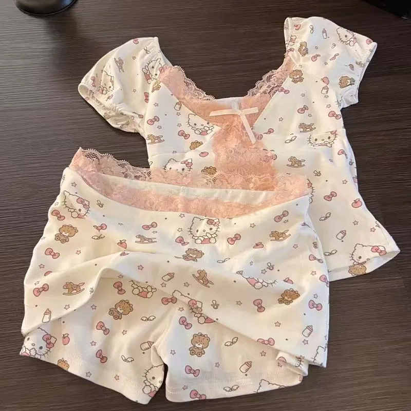 

Милый мультяшный комплект пижамы Hello Kitty для женщин, летняя одежда для сна с аниме-принтом, кружевные шорты с коротким рукавом, домашняя одежда, подарок для девочек