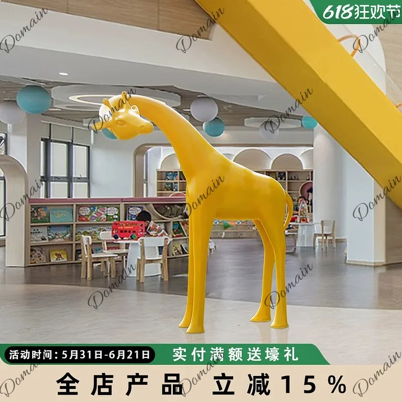 Luxury Large Creative Fiberglass Giraffe Floor Statue, Hotel Lobby Sales Office Decoration