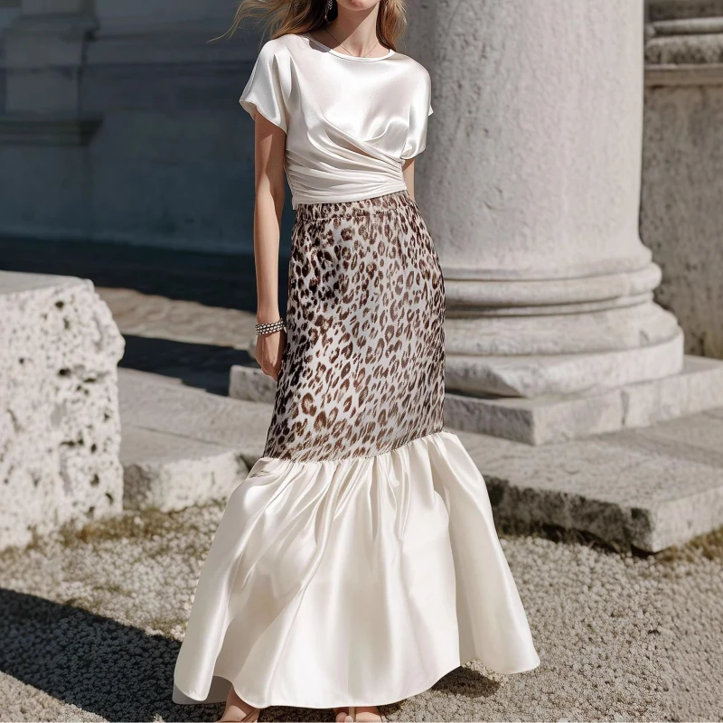 

Spring and summer 2026 new French satin pleated top satin leopard print splicing skirt set