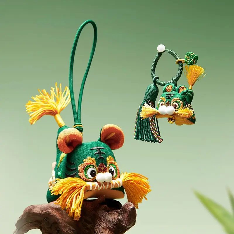 Aihu sends blessings, intangible cultural heritage handmade mugwort sachet, little tiger pendant gift, souvenir