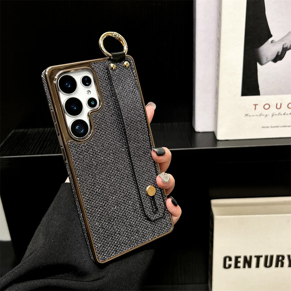 

Luxury Plating Glitter Wristband Case for Galaxy S25 Ultra S21 S22 S23 S24 S25 Plus Portable Metal Hook Comfortable Grip Case