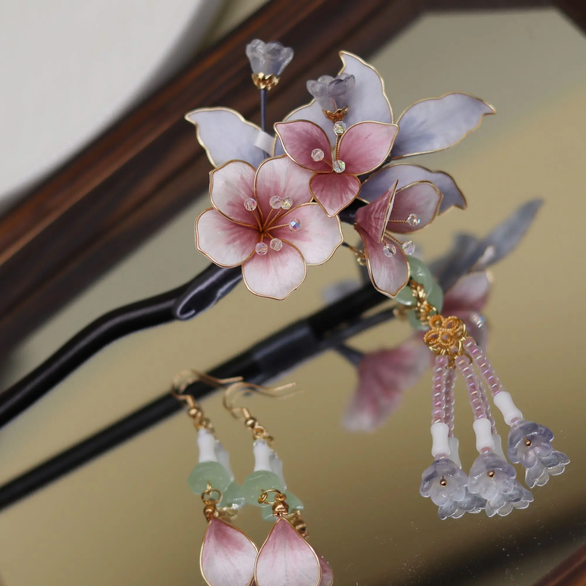 baton-a-cheveux-en-bois-de-santal-et-soie-coiffe-de-style-chinois-moderne-ornement-de-cheveux-retro-accessoire-pour-chignon-artisanat-chinois-ich