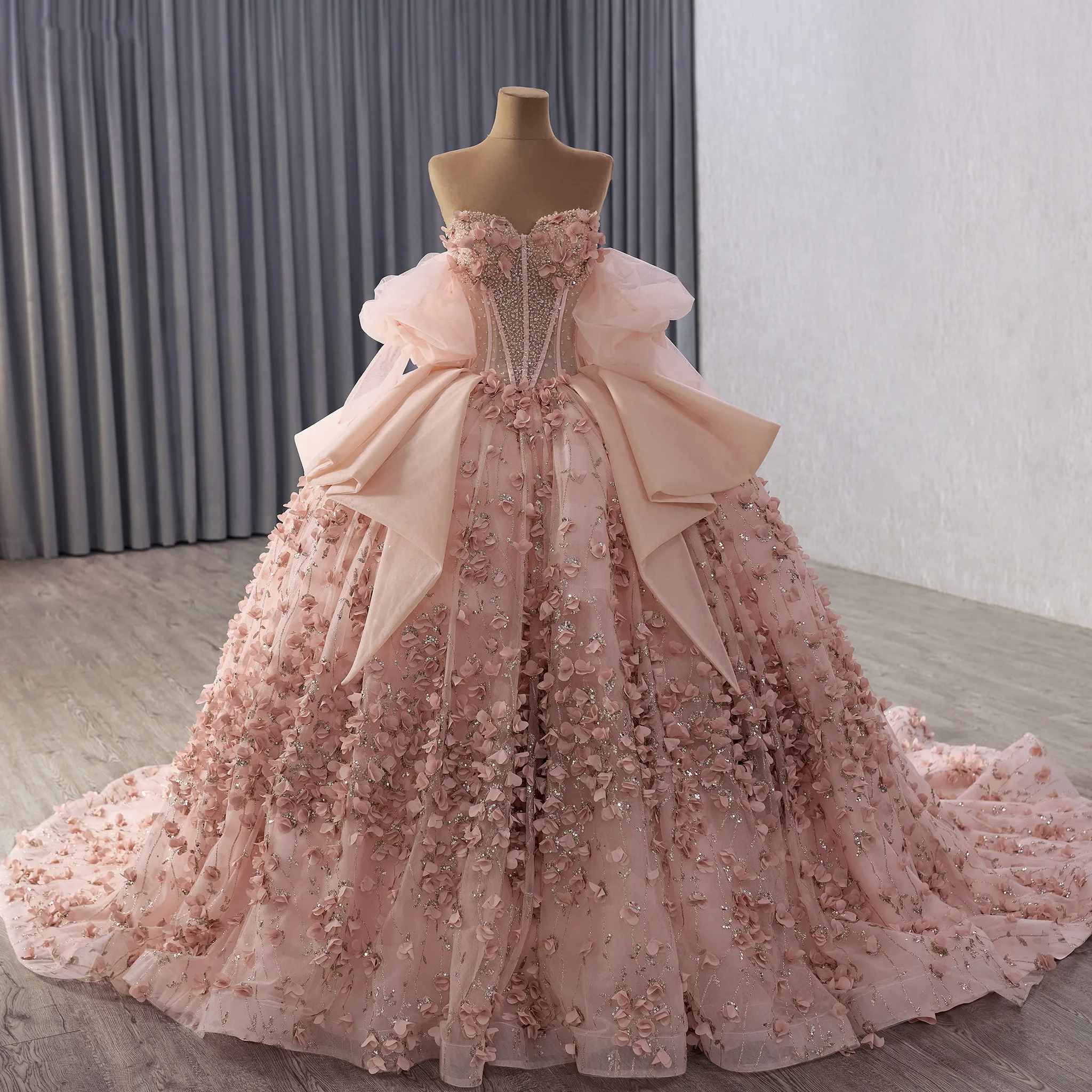 

Rosymae Luxury Blush Puffy 3D Flowers Quinceanera Dress Detachable Bowknot Included for Girls Special Occasion Gown