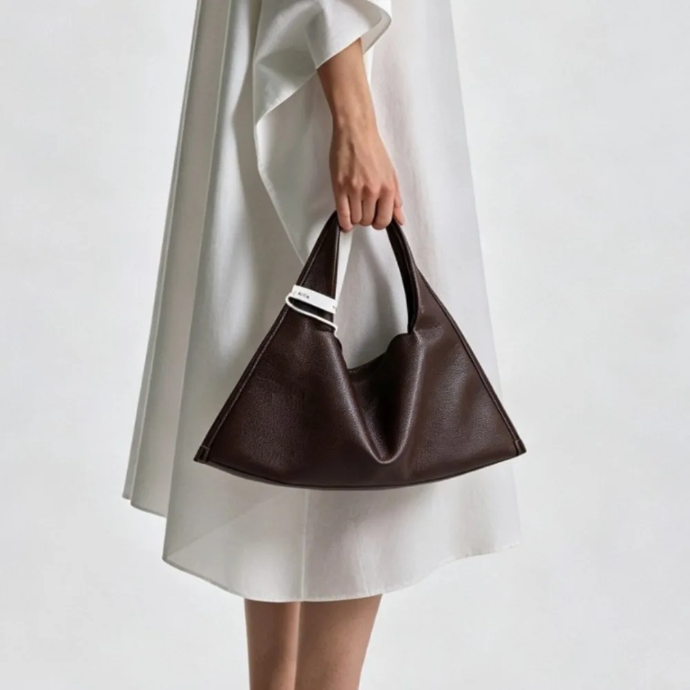 Triangle High-end Soft Leather Underarm Minimalist Money Style Handbag One-shoulder Messenger Unique Fashionable Simple Texture