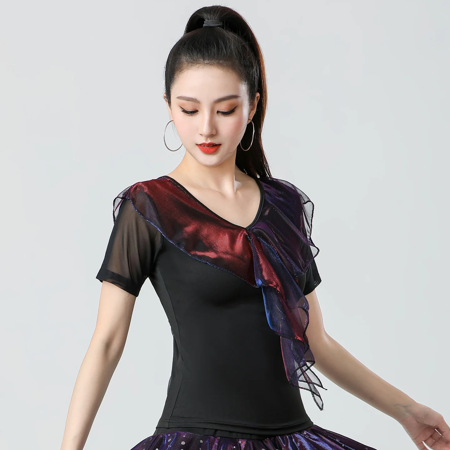 Wszechstronna i wygodna odzież do tańca latynoamerykańskiego Nowa damska letnia bluzka z krótkim rękawem Odzież do tańca towarzyskiego i tańca kwadratowego