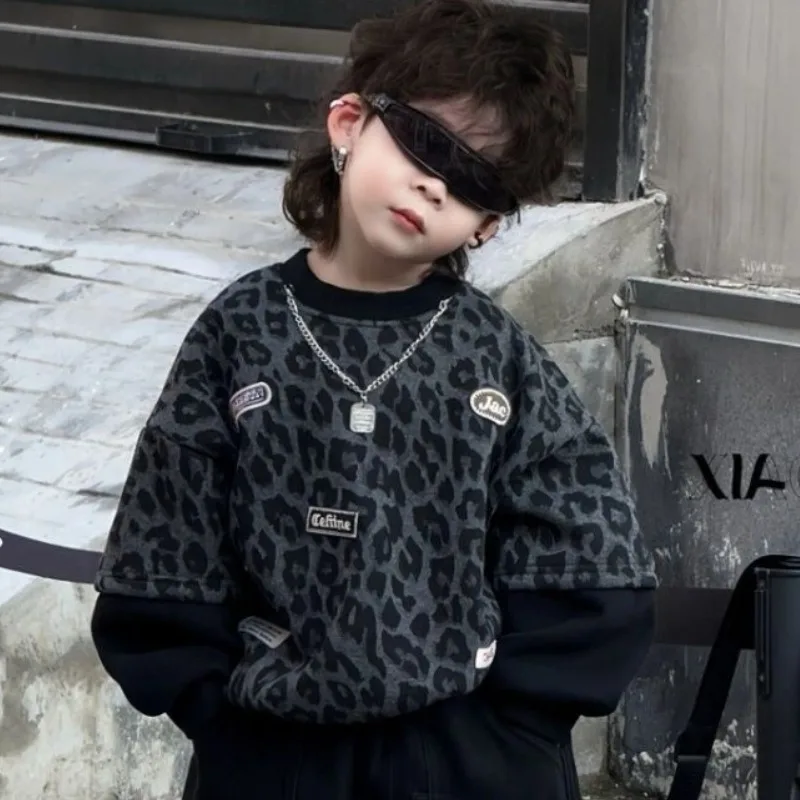 مجموعة أطفال جديدة لخريف وشتاء 2025، طقم مكون من قطعتين مزيف بطبعة الفهد للأطفال مع هوديي من الصوف والجينز مكون من قطعتين