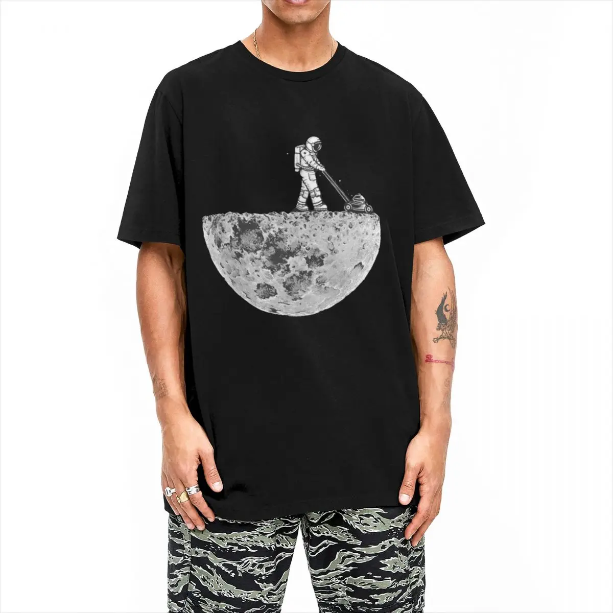 Astronaut T-Shirt Man moon Awesome Cotton T-Shirts Summer Crew Neck Harajuku Tees Casual Plus Size Tops