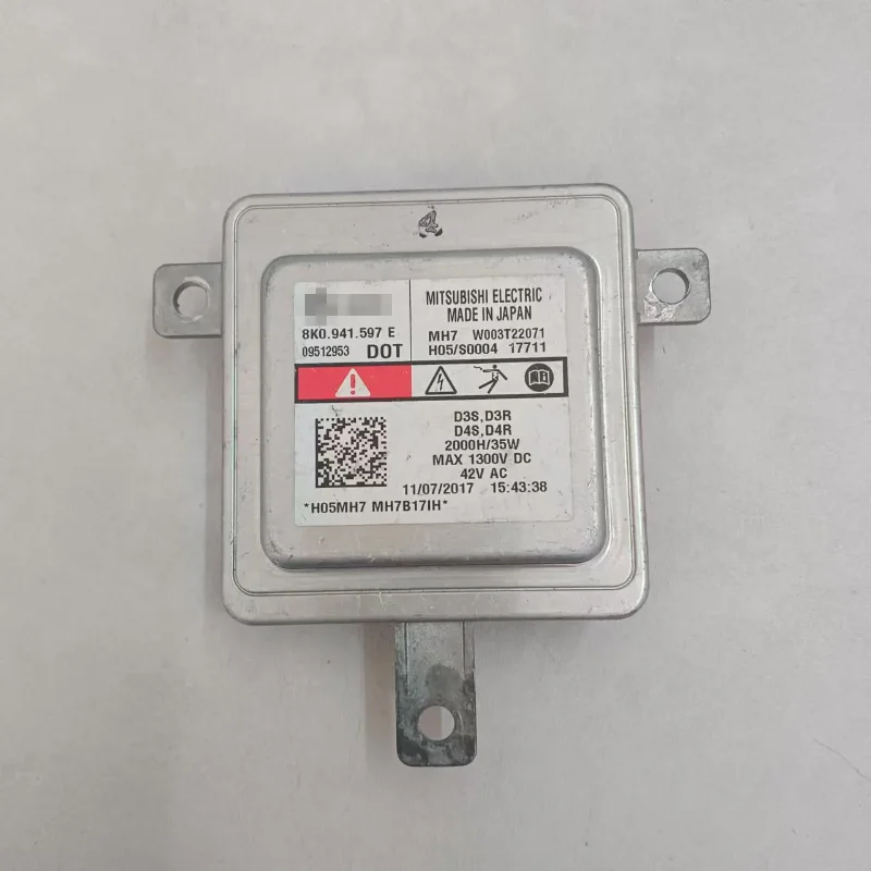 

8K0941597E is suitable for the new Touareg Sagitar Audi A1 A8L A4L Q3 A3 headlight stabilizer original factory disassembly parts