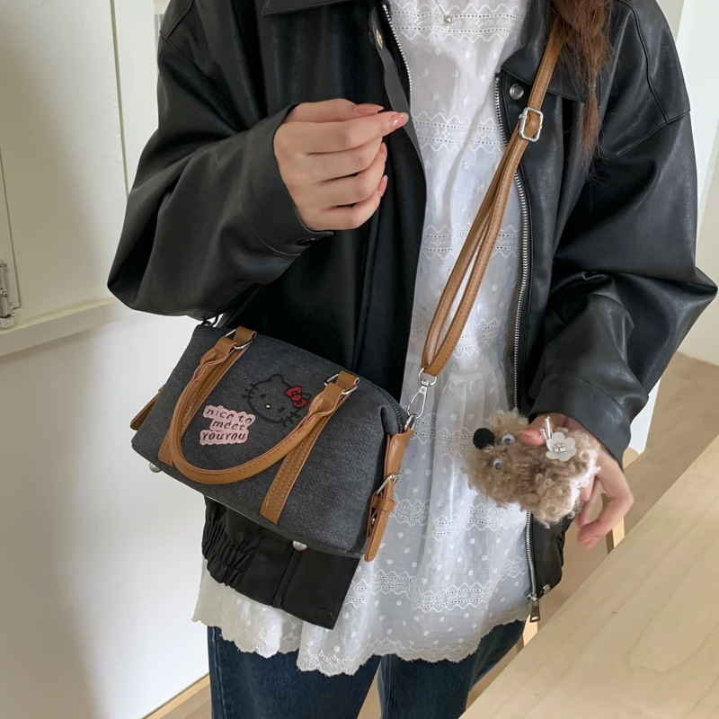 Borsa a tracolla tote a tracolla di design di lusso alla moda in pelle da donna elegante per lo stile di vita chic quotidiano