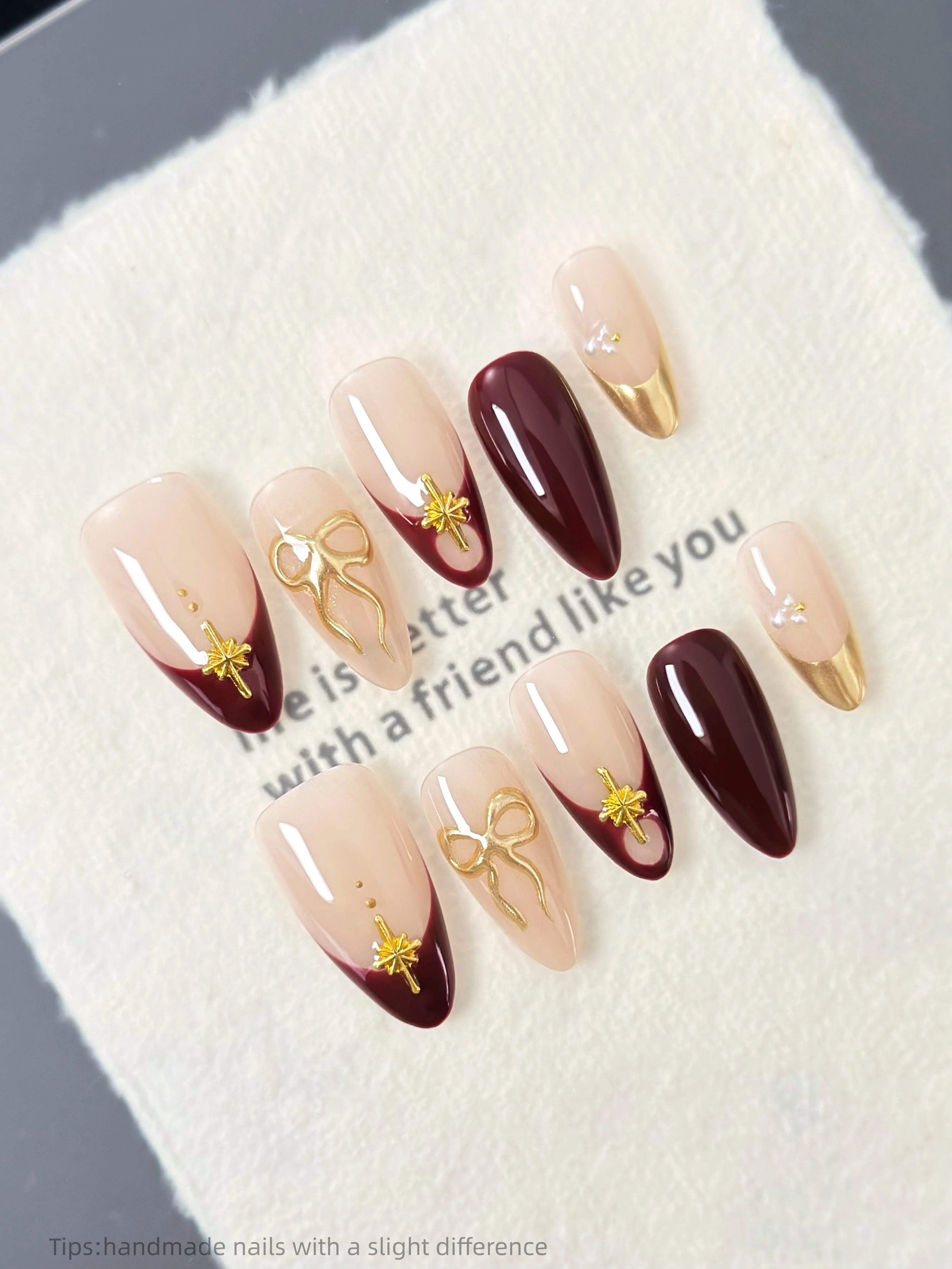 10 Stück handgemachte Press on Nails French Gold Gel Bow Star Decor Koreanische Falsche Nägel Wearable Full Cover Ins braun Mandel Falscher Nagel