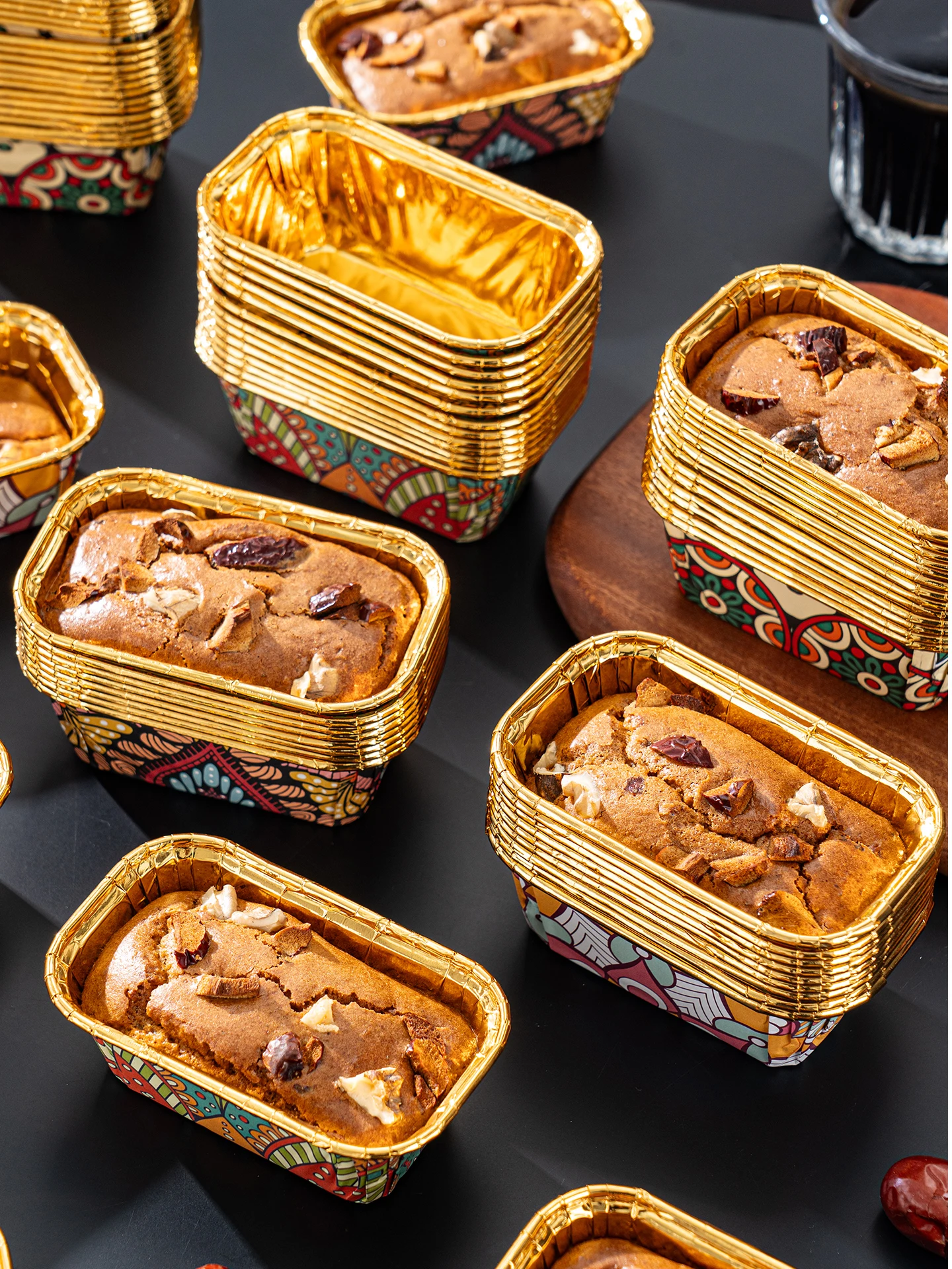 

Одноразовые коробки для выпечки тортов, длинные прямоугольные формы для хлеба и тостов, термостойкие бумажные стаканчики, инструменты для выпечки десертов