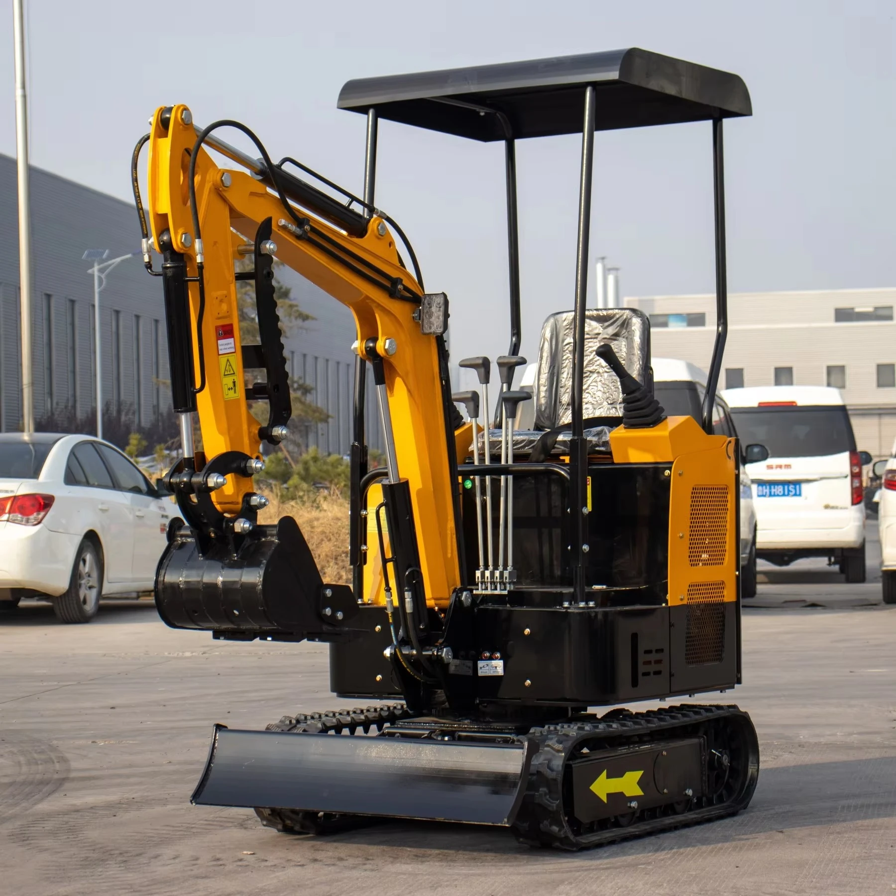 حفارة صغيرة 1.5 طن حفار صغير مجنزرة حفار صغير مع مرفق للبيع