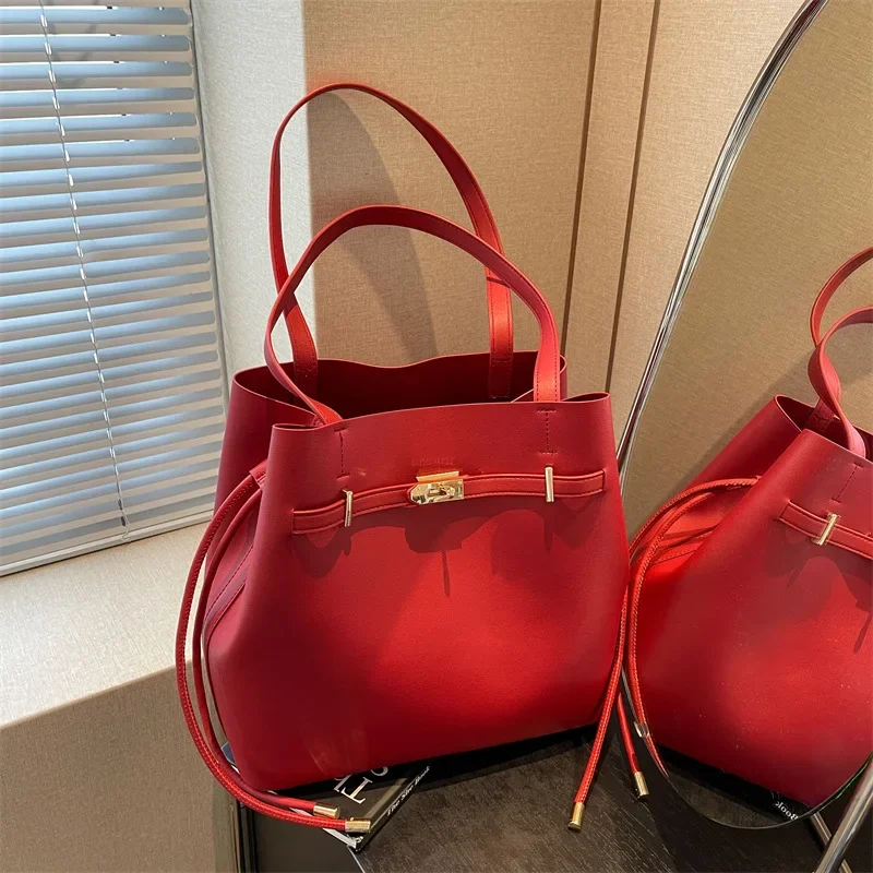 

Texture PU Bucket Bag 2025 New Simple Solid Color Handbag Versatile Fashion Shoulder Bag Large Capacity Commuting Underarm Bag