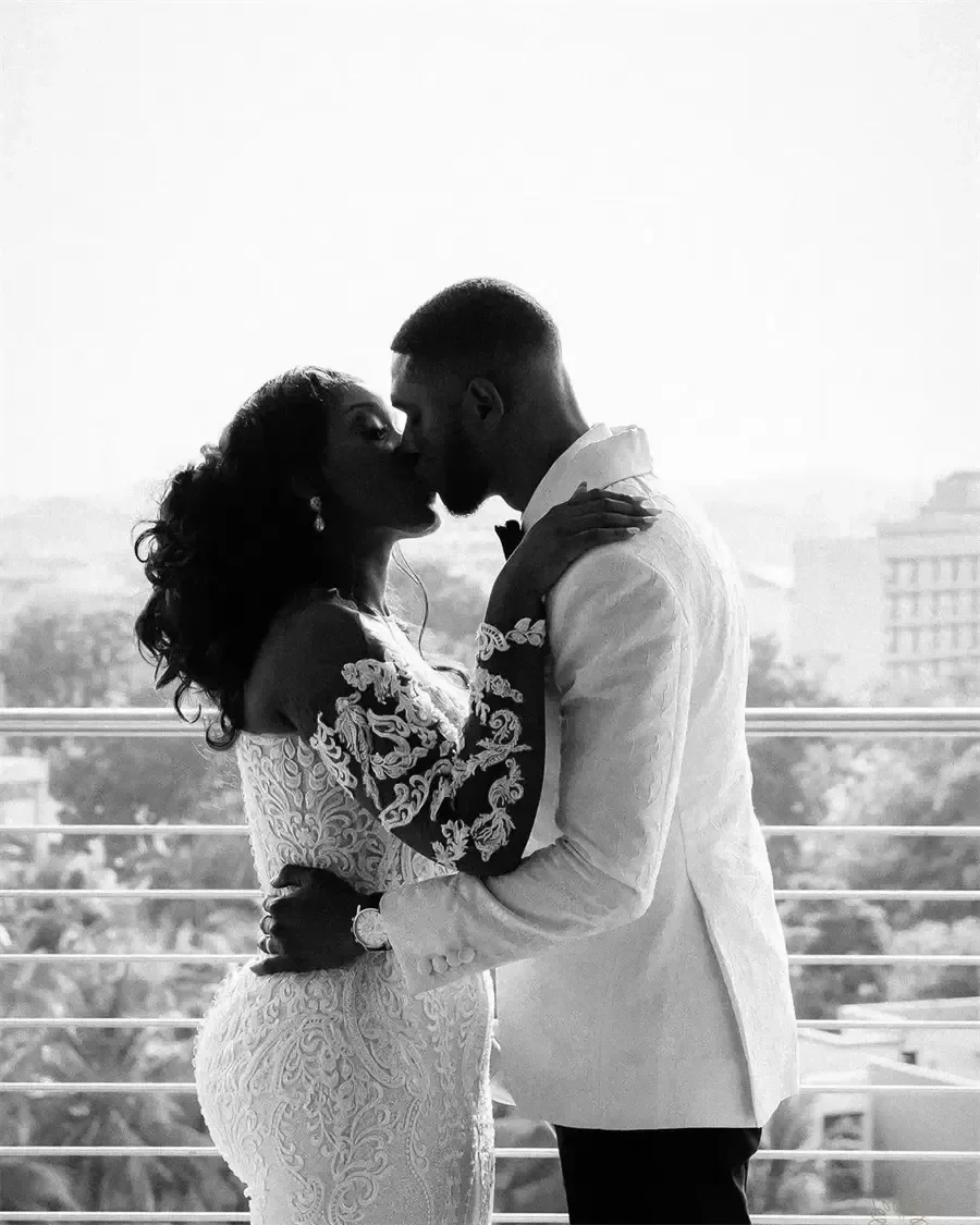 Maßgeschneiderte arabische afrikanische Meerjungfrau Sexy Brautkleider Brautkleider Plus Size Jewel Neck Illusion Spitze Applikationen Kristall Perlen