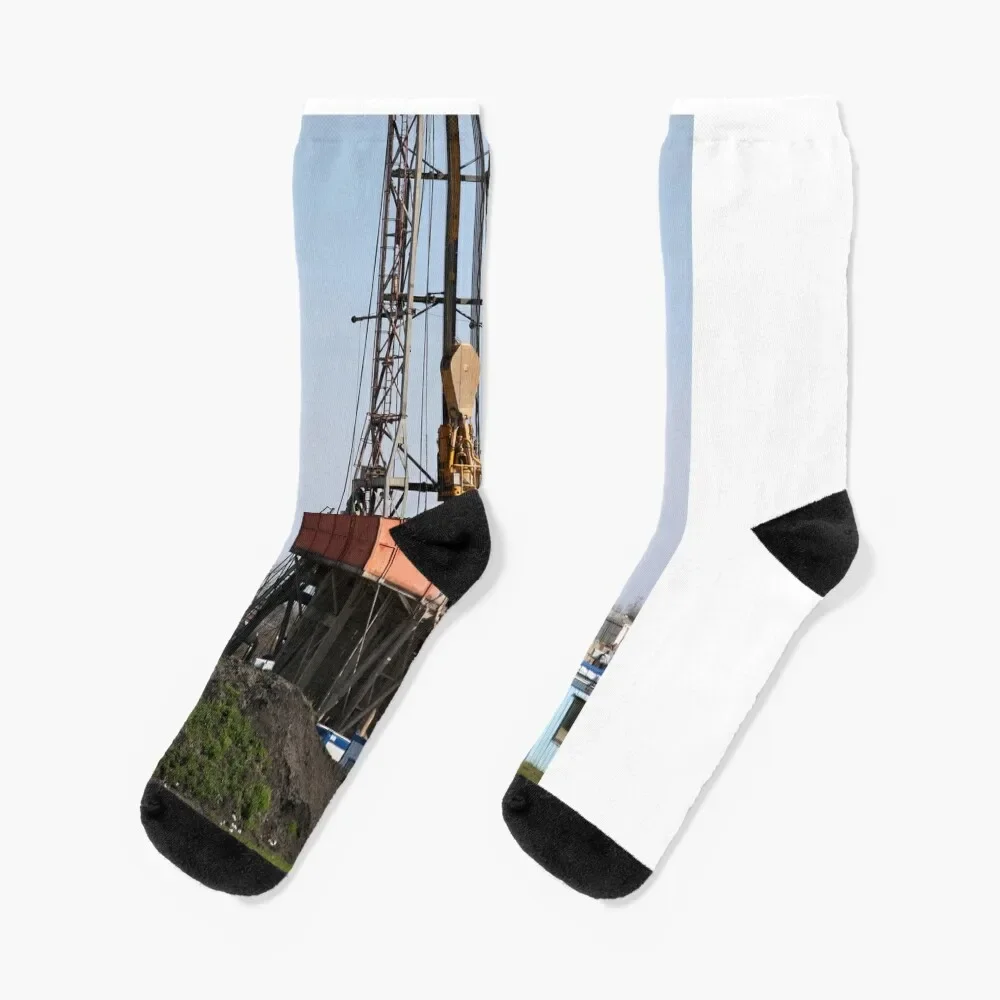 Oil and gas drilling rig with workers Socks compression luxury professional running Socks Ladies Men\'s