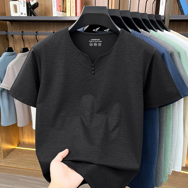 Herren-T-Shirt mit kurzem Arm und V-Ausschnitt, atmungsaktiv, bequemer Stoff für ganztägigen Komfort, lässiger Stil und Alltagskleidung. – Detail 9