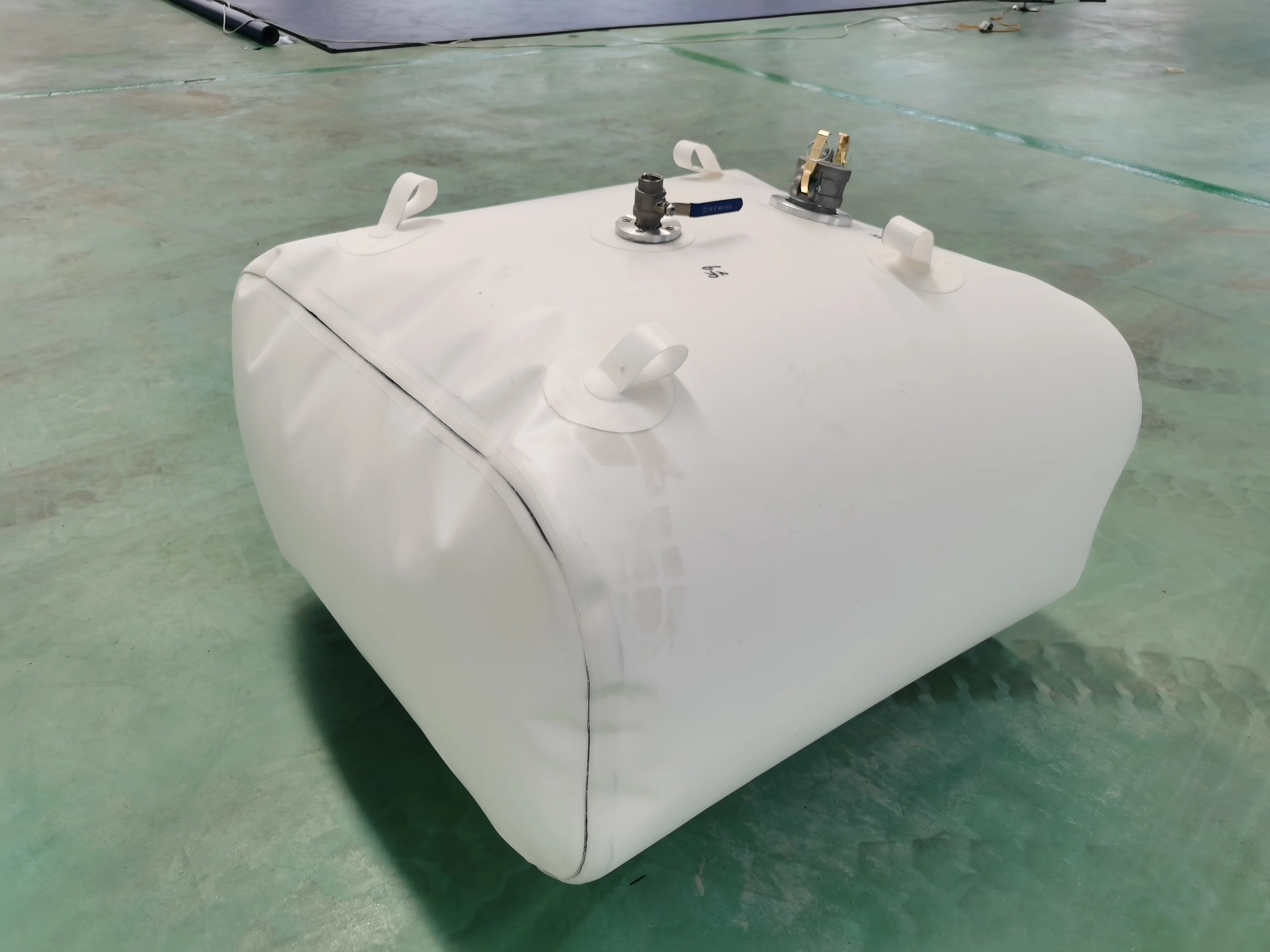 Custom White Thickened TPU Polyester Large Capacity Collapsible Oil Storage Bag Portable Removable Car Oil Bladder