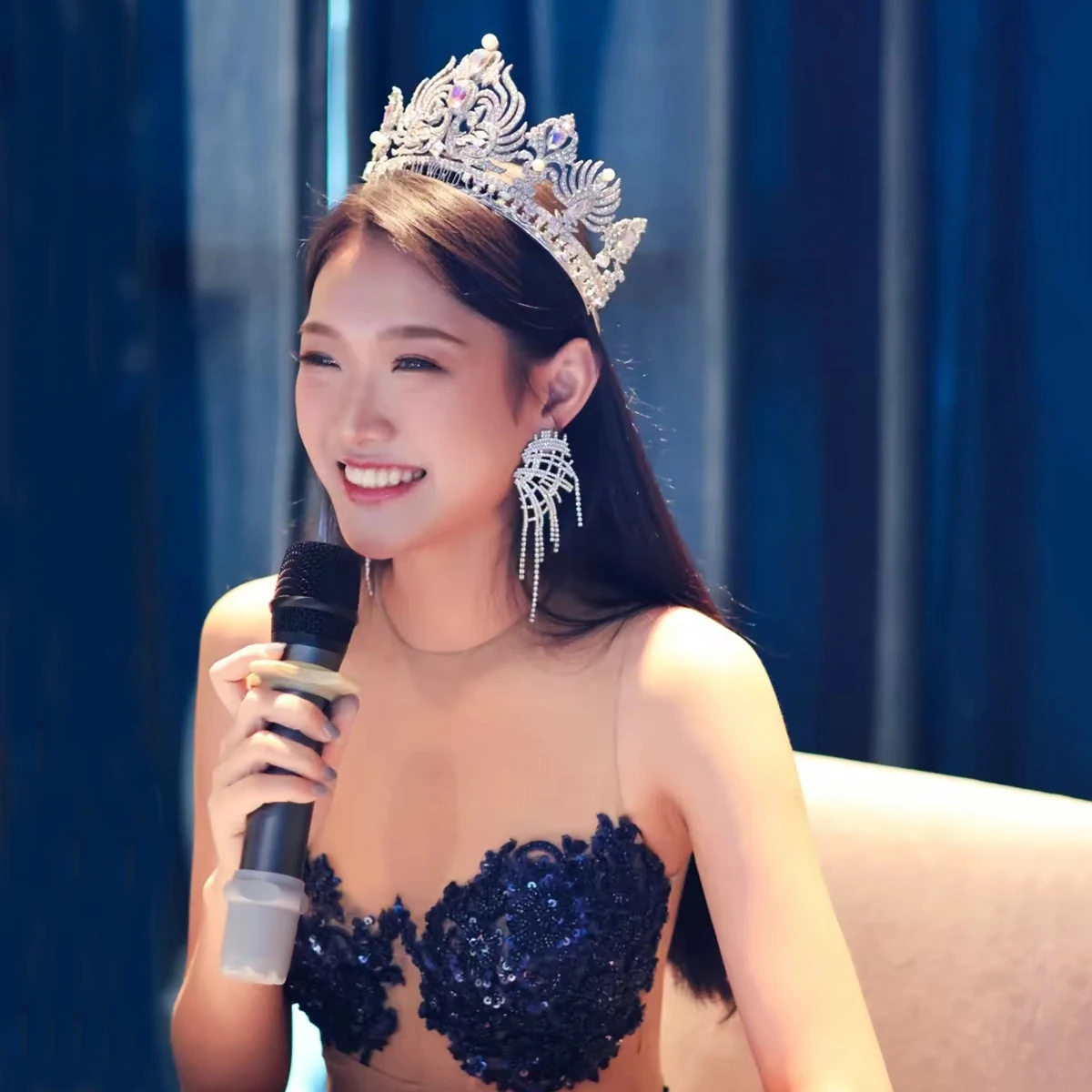 

Элегантная тиара для волос Miss World Beauty Корона Свадебная повязка на голову Головной убор Театрализованное представление Аксессуары