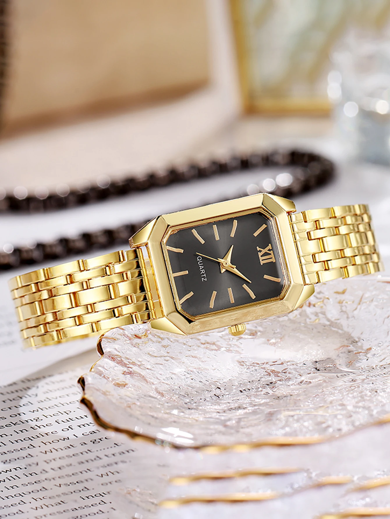 

Роскошные золотые квадратные часы для женщин, элегантные кварцевые наручные часы с римскими цифрами, модные водонепроницаемые часы для повседневной носки и торжественных случаев.
