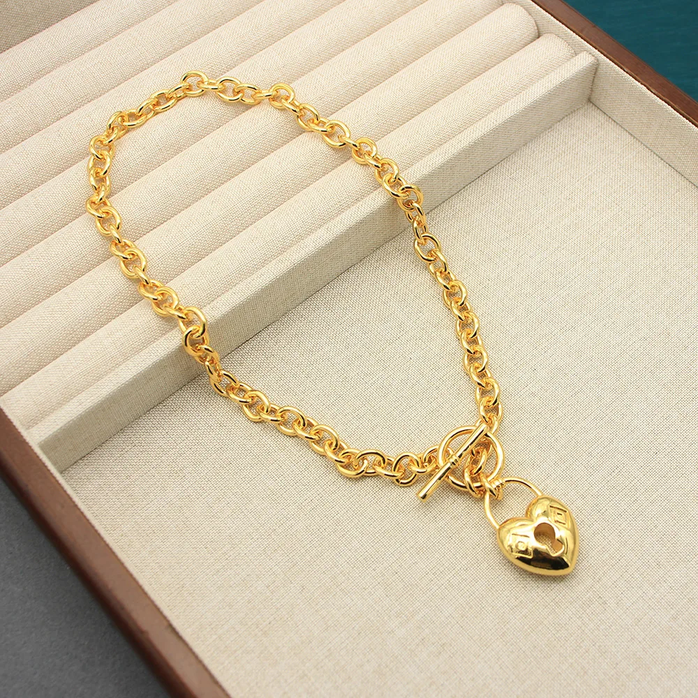 Heart thick chain necklace simple love O/T buckle golden chain clavicle chain classic neck accessory