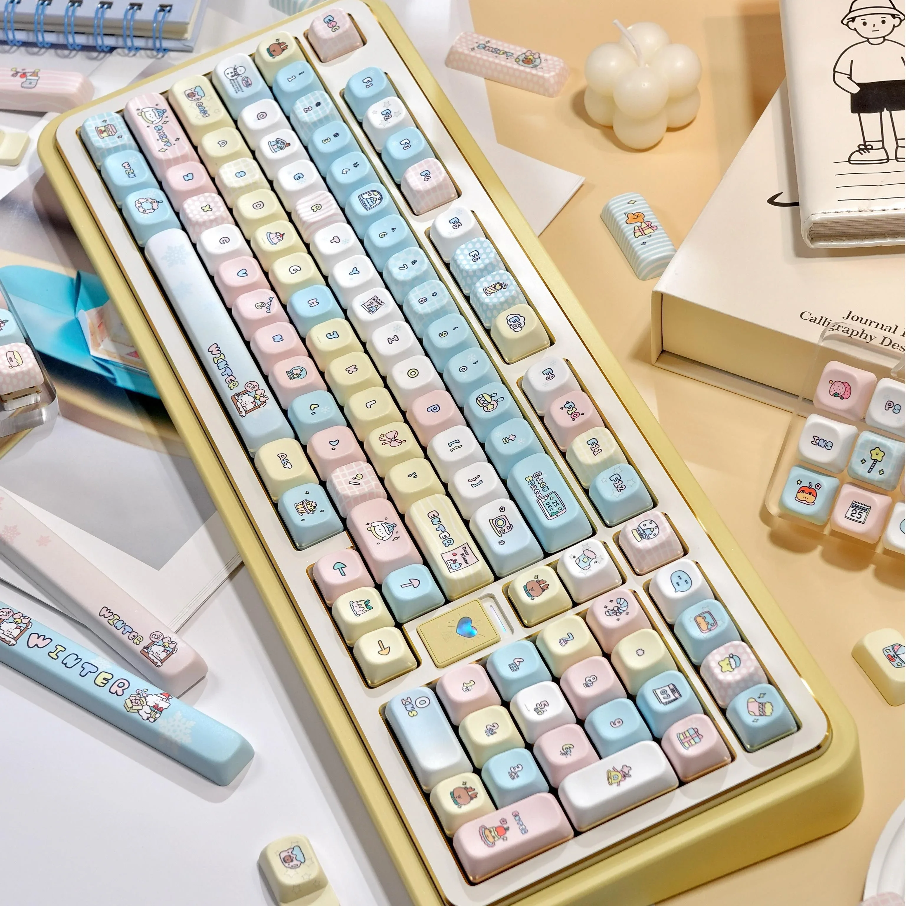 

Original winter keycaps Original factory height PBT hot sublimation Customized mechanical keyboard keycaps Cute personalized key