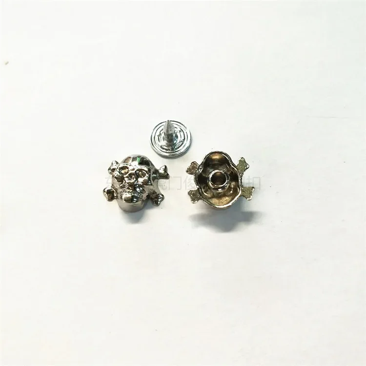 【6pcs】Zinc Alloy Metal Collision Cowboy Skull Head Irregular Button Shaped Buckle