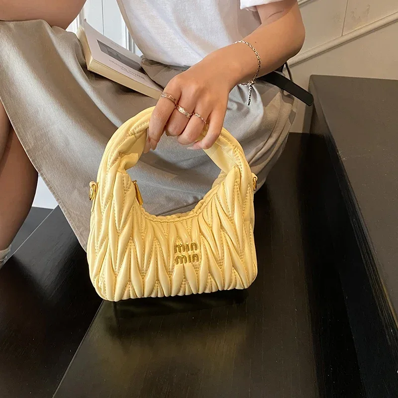 

Trendy Stylish Casual Leather Diaper Bags For Women Luxury Designer Large Capacity Elegant Shoulder Bag Classic Simple Vintage