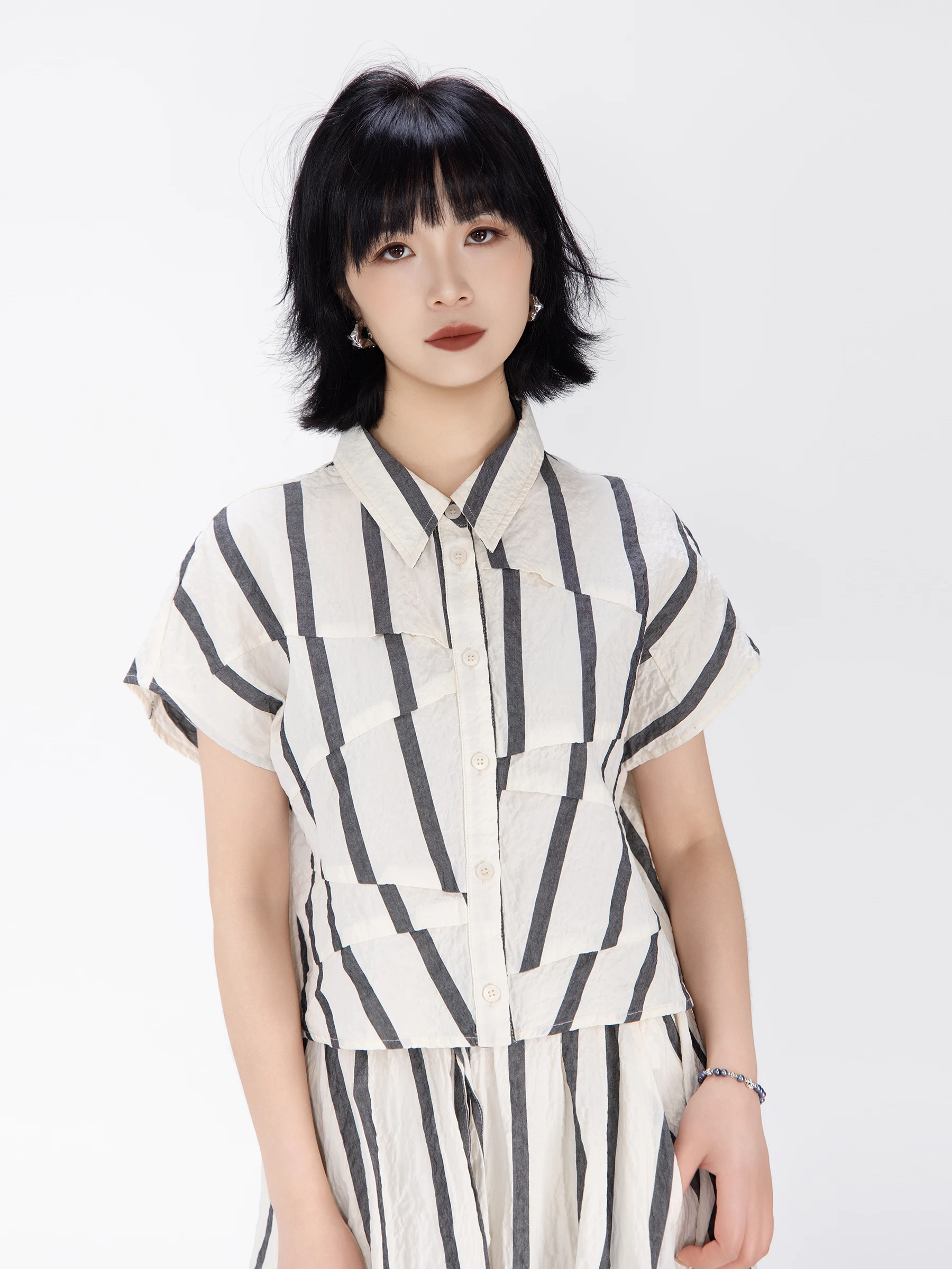 

New 2026 Summer Striped Loose Fit Short Sleeve Women's Shirt Fashionable Casual Style Turn-down Collar Top with Half Skirt Set