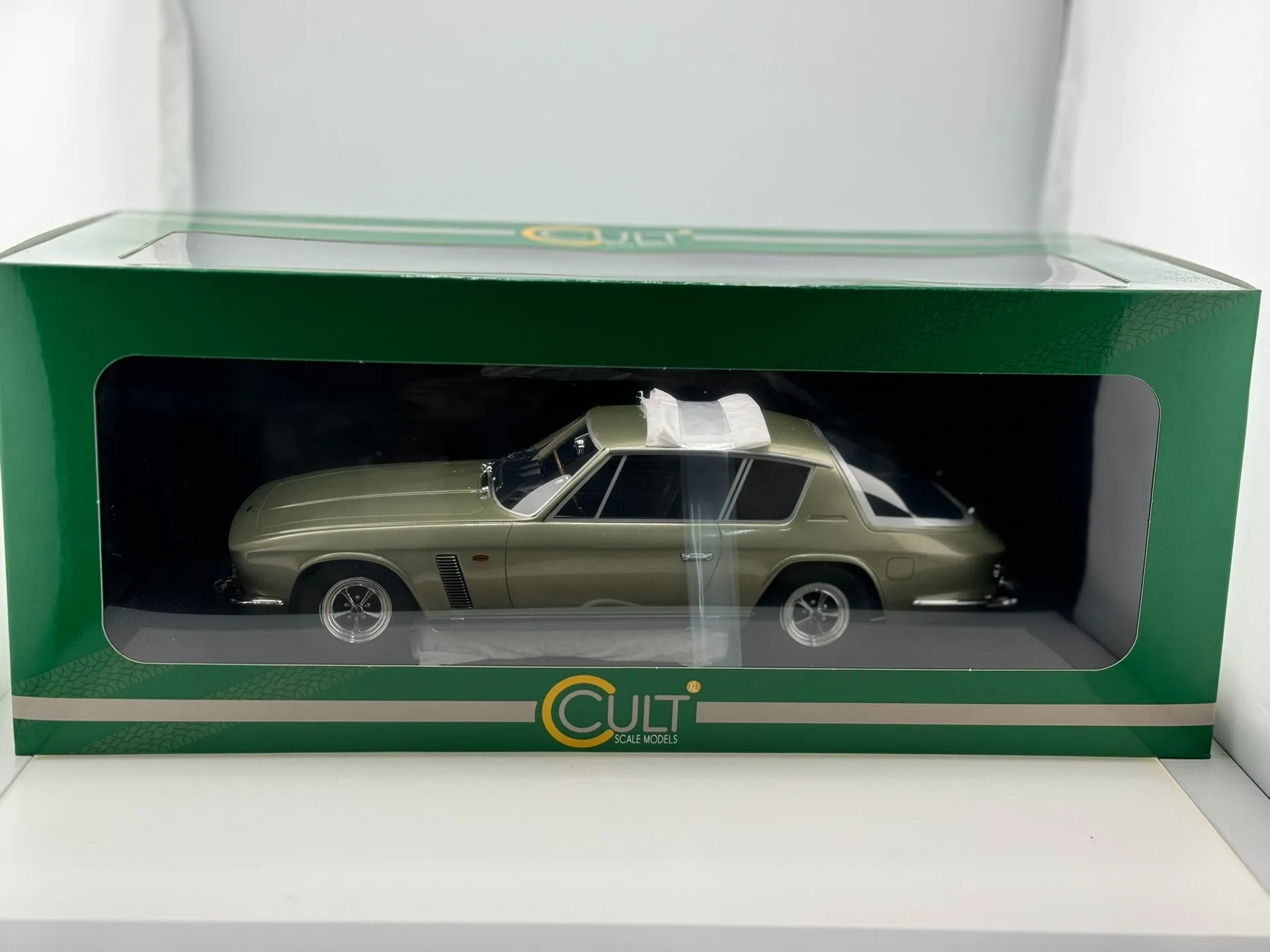 

Flaws Diecast CULT 1/18 Scale Car Model Collectible Toy Gift Souvenir Display Ornament