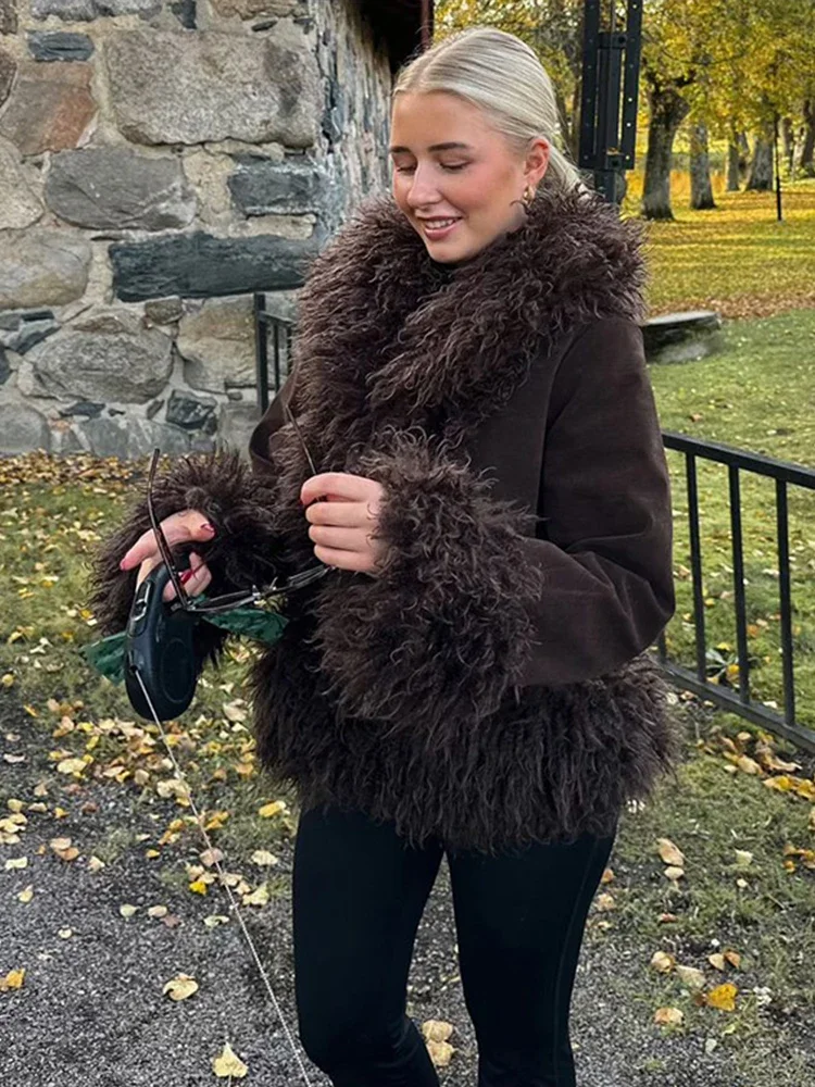 

2025 Fall Winter New Warm StreetwearCoffee Faux Fur Spliced Coat Women Fashion Lapel Long Sleeve Tassel Plush Outerwear