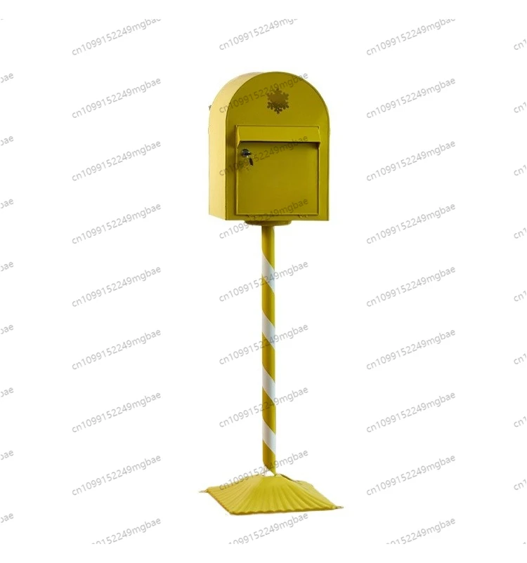 French garden outdoor Christmas mailbox door mailbox decoration red retro wrought iron