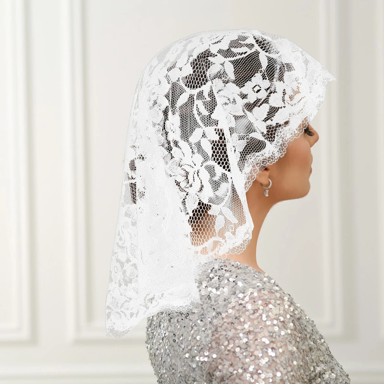 

Embroidered Bridal Veil Floral Lace Mantilla Head Covering Vintage Inspired Short Wedding Veil for Brides Elegant Wedding