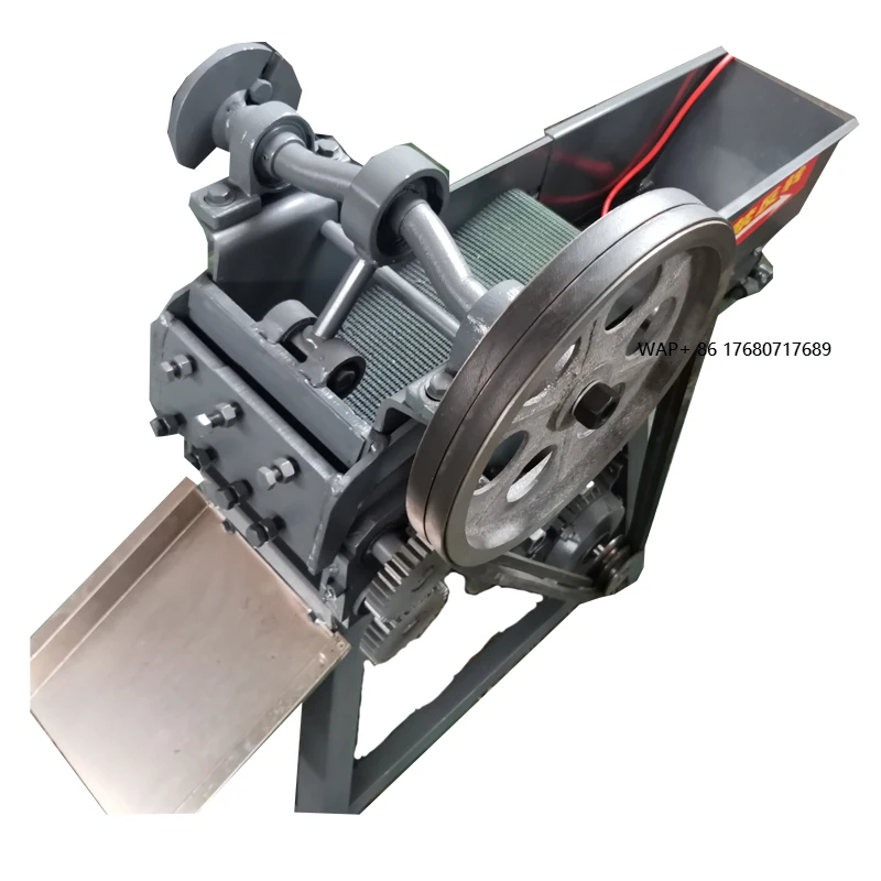 

Промышленный измельчитель банановых листьев и сухой травы