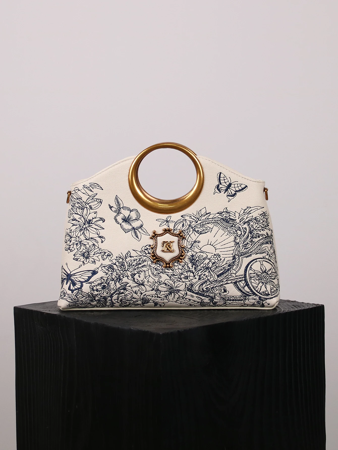 2025 Fashion New Luxury Handbag High Sense embroidery Flower Bag niche Design Handbag Heavy Industry hardware Round Gold Handle