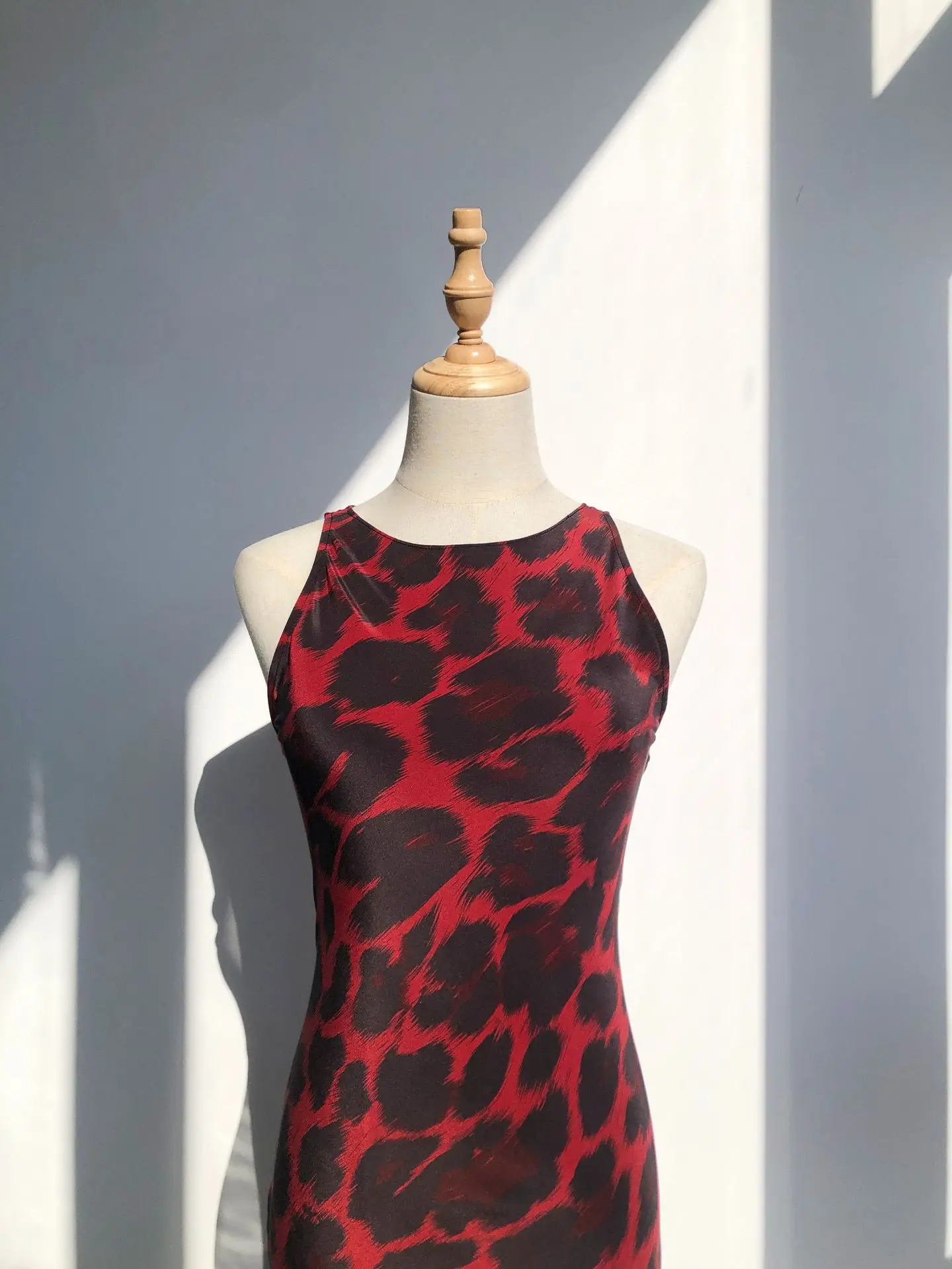BirdTree-17MM 100% Silk Elegant Vest Dress, Women O Neck Leopard Print, French Retro Party Slim Dresses, 2025 Summer D56931CC