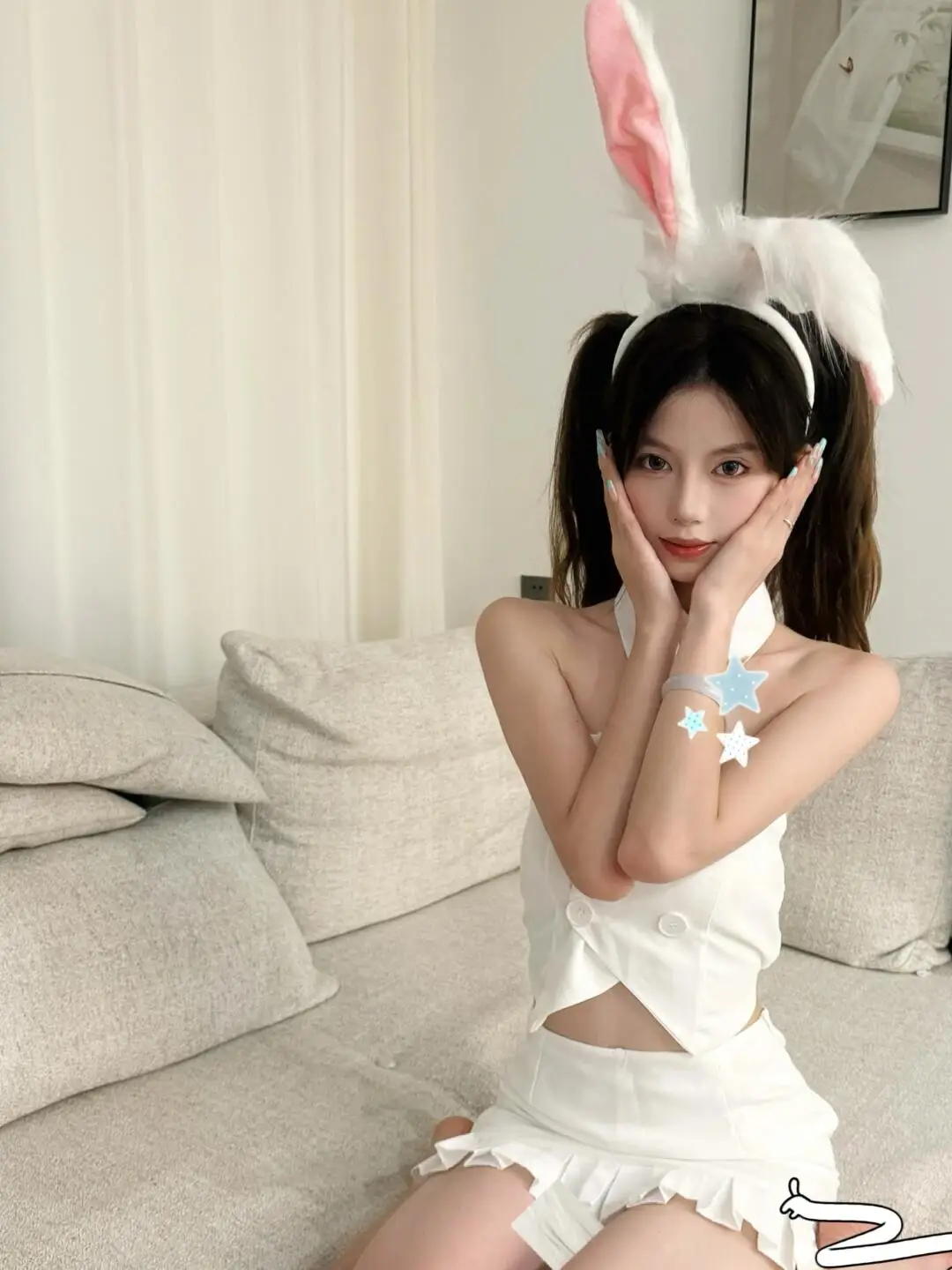 Conjunto Original Little Rabbit Spicy Girl de Top Blanco sin Tirantes y Falda Corta con Abertura en la Cintura, Diseño de Par...