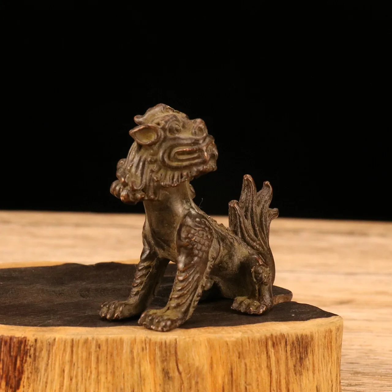Retro Bronze Mini Kylin Lion Sculpture Auspicious Myth Beast Animal Figurine Tabletop Home Office Decoration Craft