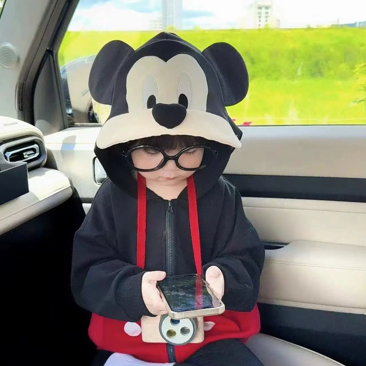 ديزني ميكي الفتيان والفتيات جديد لطيف الإبداعية الكرتون نمط أزياء شخصية تنوعا مقنعين سترة فضفاضة مريحة أعلى