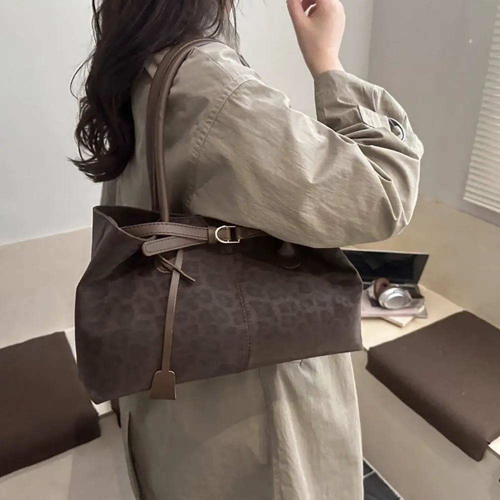 Leopard Pattern Tote Bag for Women Retro Fashion Autumn/Winter Lazy Style Single Shoulder Underarm Handheld Personalized Design