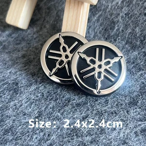 Yamaha -Logo -Abziehbilder Kleber, Gold, Weiß, Blau, Rot, 3D -Emblem 12 Hauptverkäufe Yamaha machen Körperteile - №9