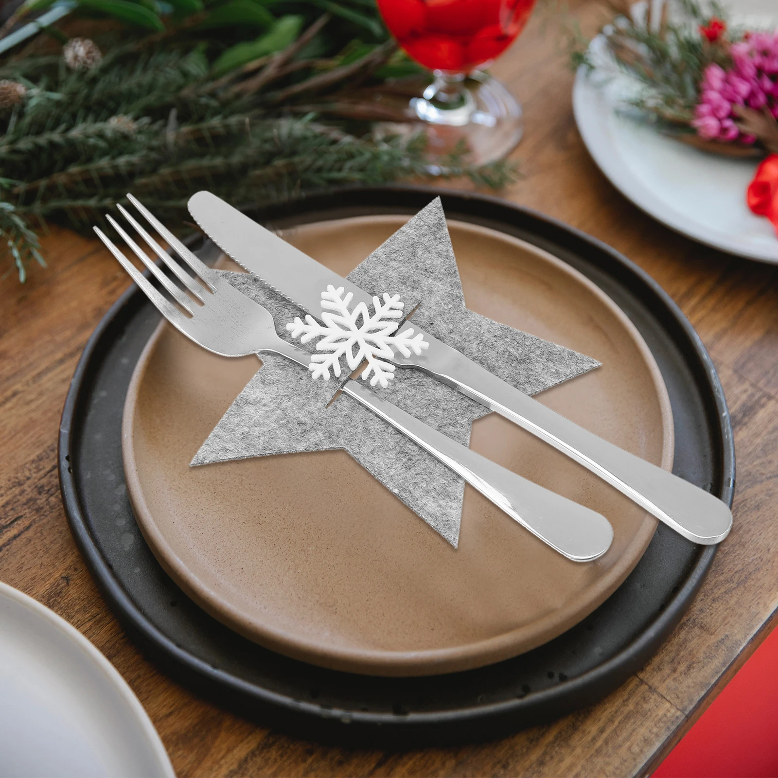 

8PCS Five Pointed Star Cutlery Bags Xmas Tableware Covers Non Woven Fabric Christmas Dinner Supplies Storage ganizer