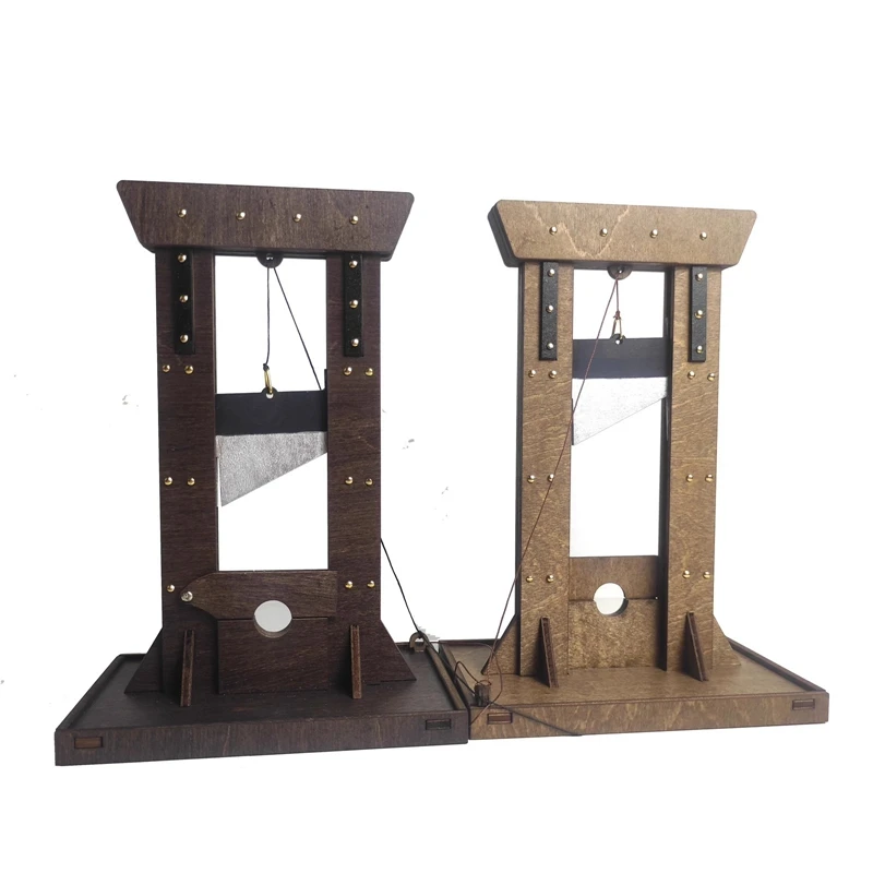 Europäisches Guillotinemodell aus Holz im Maßstab 1:18 – Miniatur-Diorama-Requisite, Vintage-Desktop-Dekor, Kunsthandwerk zum Sammeln
