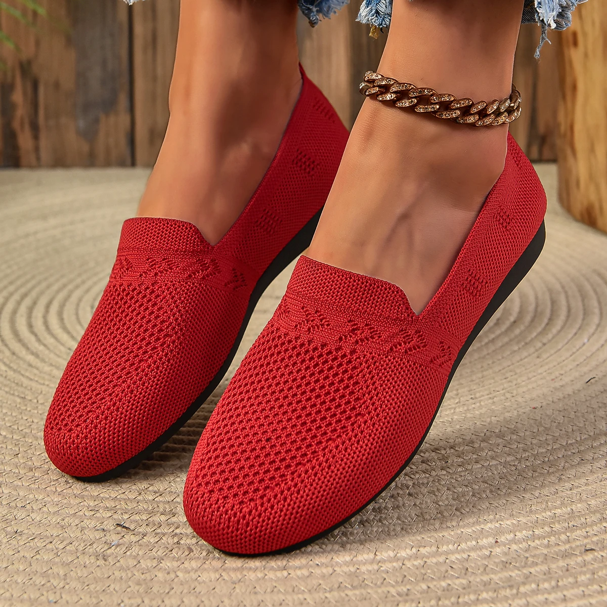 Sepatu pantofel wanita, sneaker Mary Jane bernafas jala padat, kasual Slip-On ringan 2024